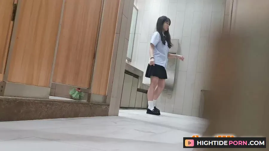 (Scat) Chinese Hidden - Toilet Camera Voyeur Video [FullHD 1080p]