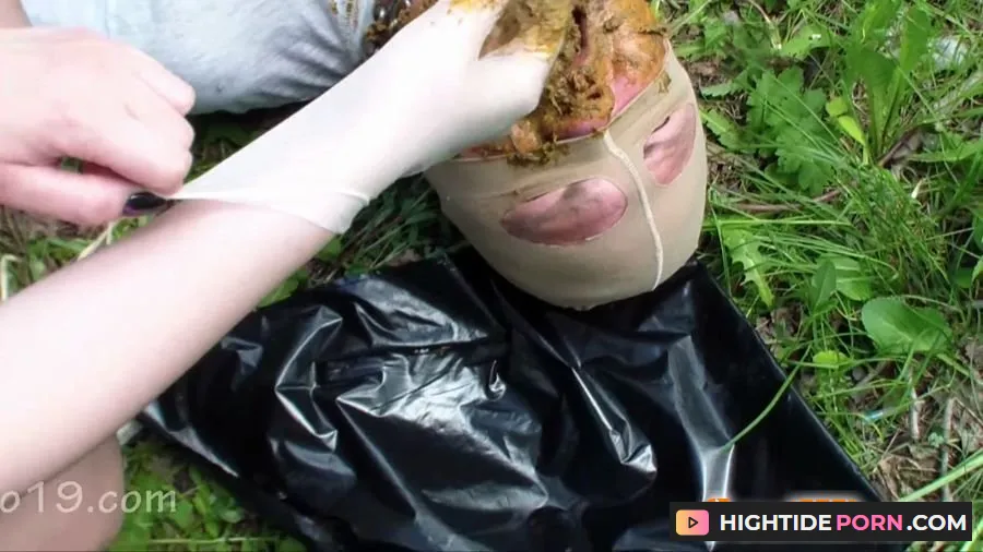 MilanaSmelly - Married man toilet at the hen party - Scat [HD 720p]