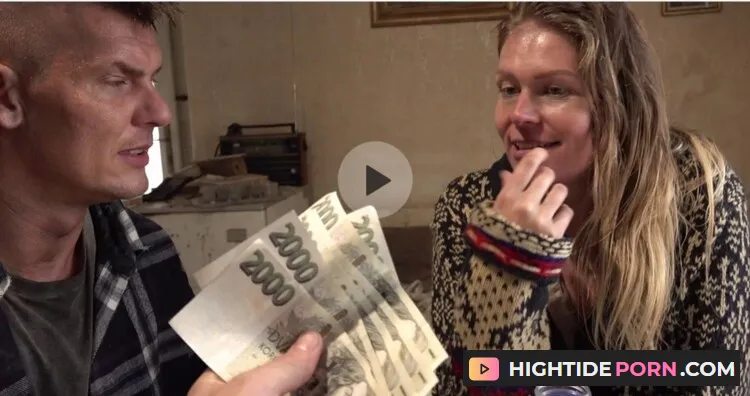 Klaudie aka Claudia Macc - Food porno orgie v 7. měsíci těhotenství - Pissing [HD] CzechStreets.com