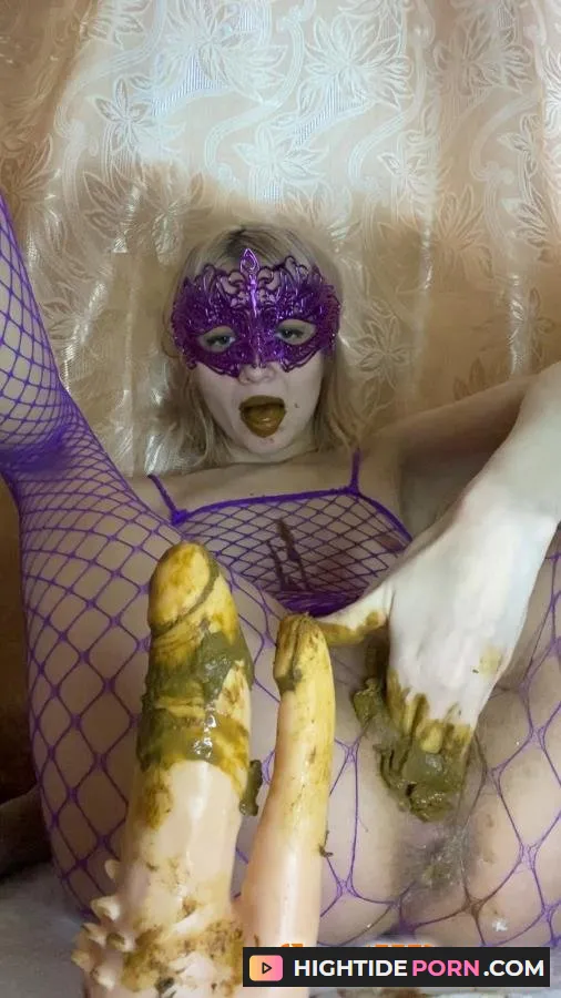 Solo - Dirty games with shit, with a double toy, fisting dirty, dirty mouth in shit, piss - Scat [UltraHD 2K]