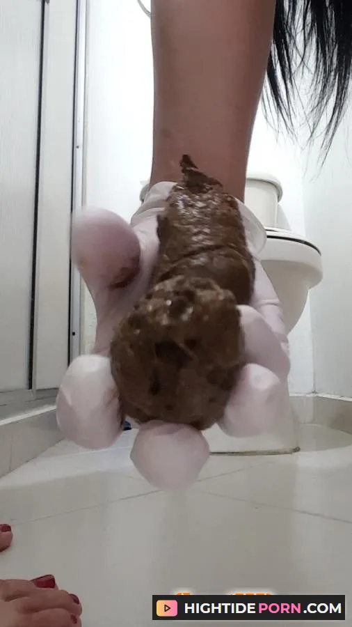 (Scat) CherryPie - Cherry pooping in bath [UltraHD 2K]