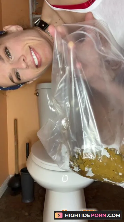 VibeWithMolly - School girl poops in bag - Scat [UltraHD 2K]