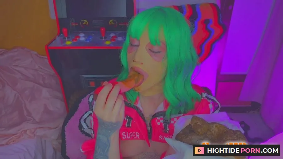 DirtyBetty - 1.5 kg of Own Poo and Squirting Night! [FullHD 1080p]