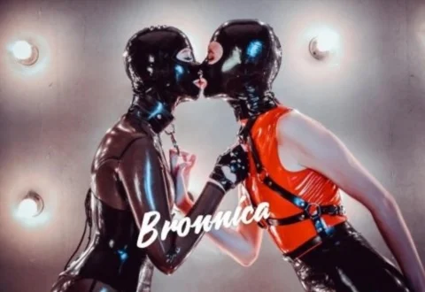 Bronnica show on 2020-04 - Fetisch Porno [Full HD] Chaturbate.com