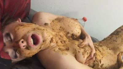 Playing With My Boyfriends Sexy Naked Girl Giant Poo (HD 720p) Smearing