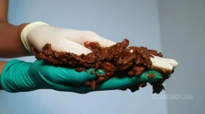 ASMR GLOVED HAND POOP (HD 720p) Scatbook.com
