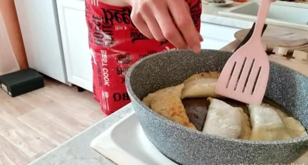 Chebureks with shit - Stuhlgang Porno [HD 720p] Scatbook