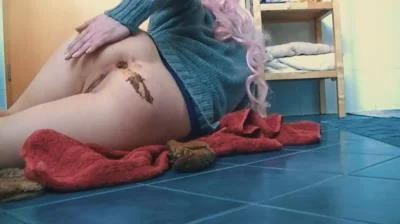 Glass Dildo And Big Shit (HD 720p) Filthygrid.com