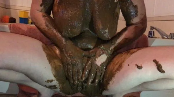 Shitting, Smeared Tits and Stuffed Pussy (FullHD 1080p) Scatshop.com