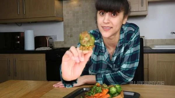 Sunday Dinner (HD 720p) Scatbook.com