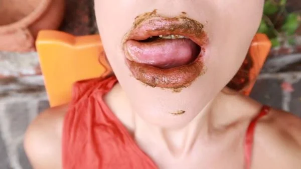 Quite a Mouthful (FullHD 1080p) Scatting