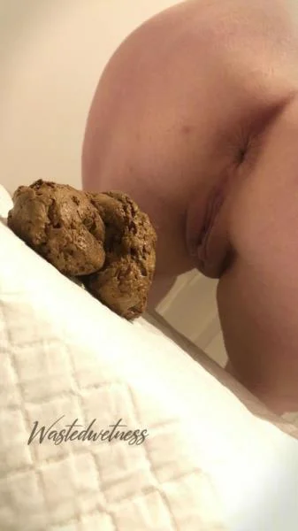 Sitting And Shitting (FullHD 1080p) Scatshop.com