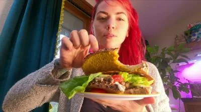 Gassys Thanksgiving Dine And Dump (FullHD 1080p) Scatshop.com