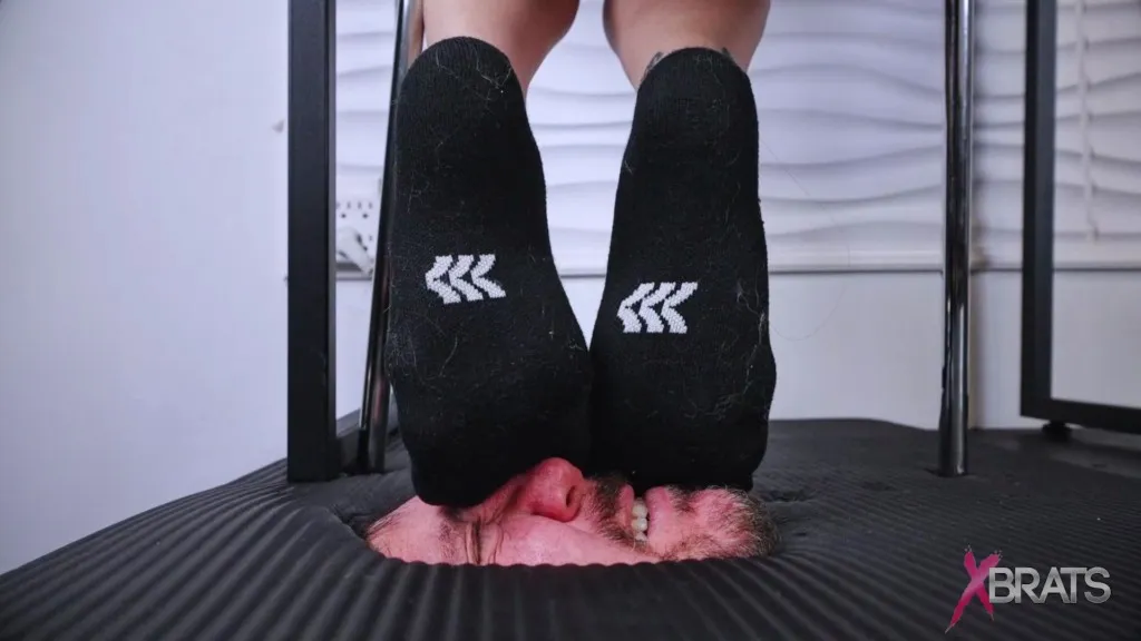 The Tempting Foot Kinky Flings of Sunshine Tampa, Up Close FullHD 1080p - Fetish Porn Video on HighTide