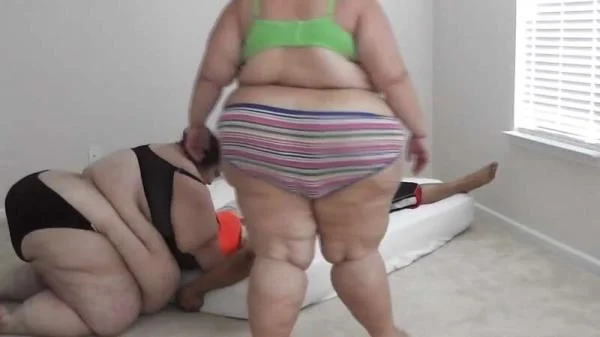 Full Weight Productions - Flopping & Dropping With BigmommaKat & Lolla Blaze Part 1 - Femdom Porno [HD]
